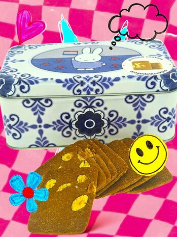 ID4_Gevels in doosje Delftsblauw LG 2025 2 blik Nijntje Delftsblauwmet achtegrond Smiley een Kleurige achtergrond.JPG